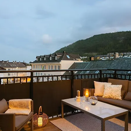 Modern 4br - 2 Baths Balconies & Parking 베르겐