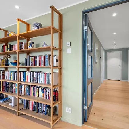 Modern 4br - 2 Baths Balconies & Parking *