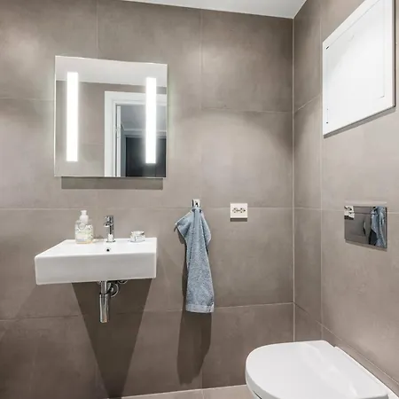 아파트 Modern 4br - 2 Baths Balconies & Parking *
