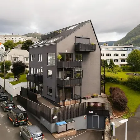 아파트 Modern 4br - 2 Baths Balconies & Parking *